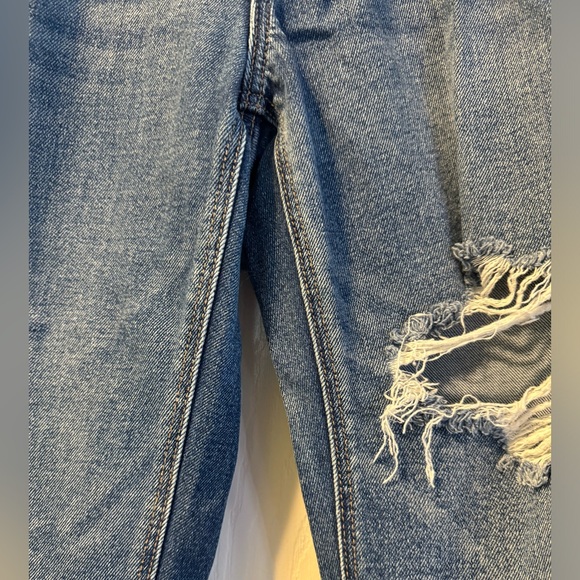American Eagle High rise stretch mom jeans - Picture 4 of 12